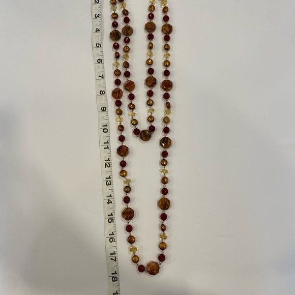 Double strand necklace Unique blend of beads and pearls. Toggle closure - Picture 4 of 10